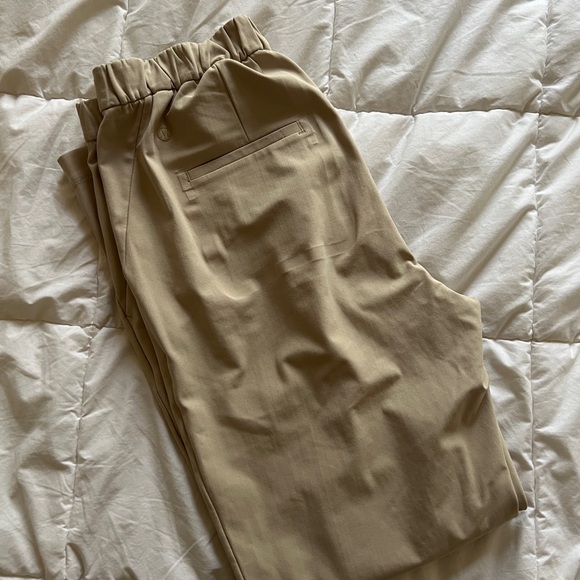 Lululemon Khaki Pull On Pants - Picture 1 of 5
